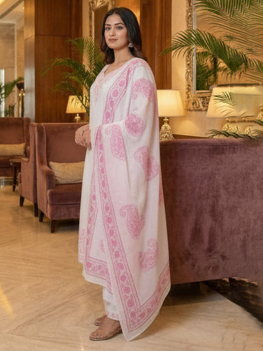 Chic White Dobby Suit Set for Women’s Stylish Ethnic Look