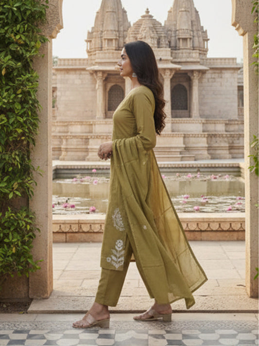 Green cotton suit set with embroidery and soft inner lining