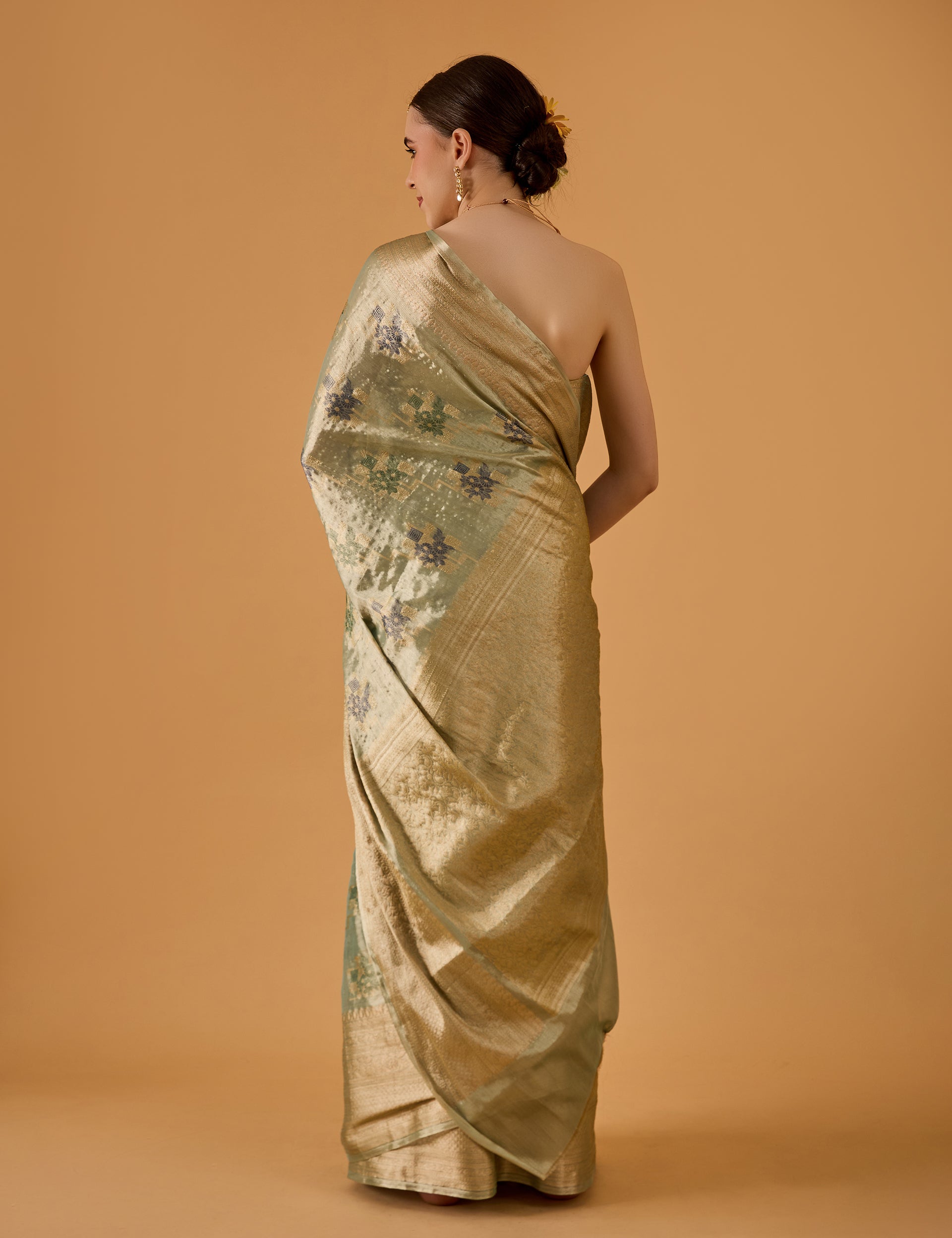 dhartii  Metallic Jade Green Jacquard Solid Silk Blend Saree