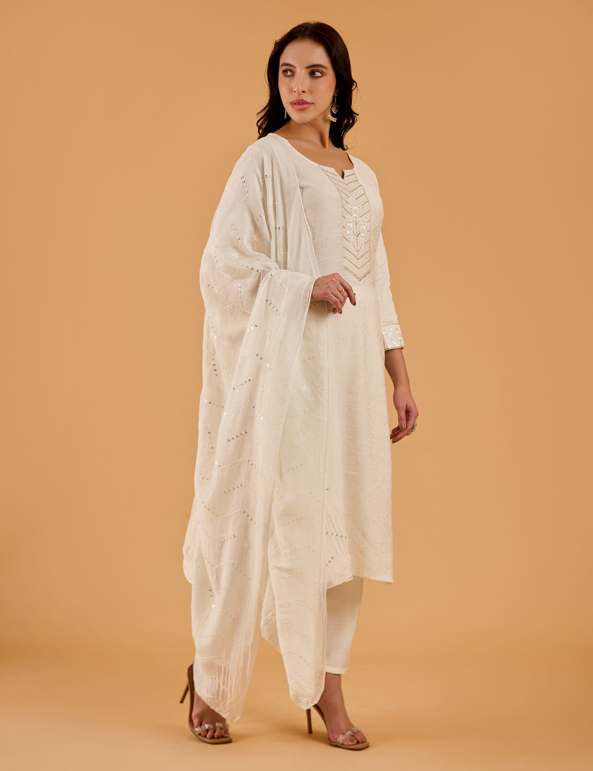 dhartii  Off-white Embroidered Viscose Kurta Set