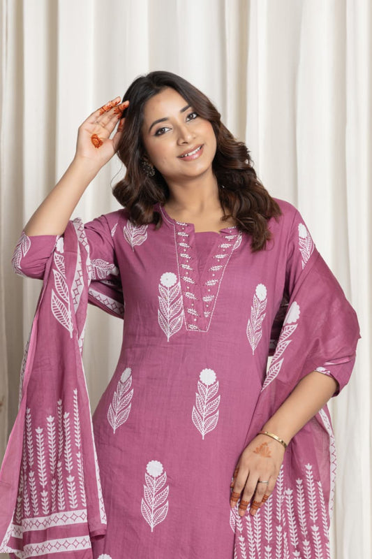 Elegant pink cotton suit set with bright prints for women
