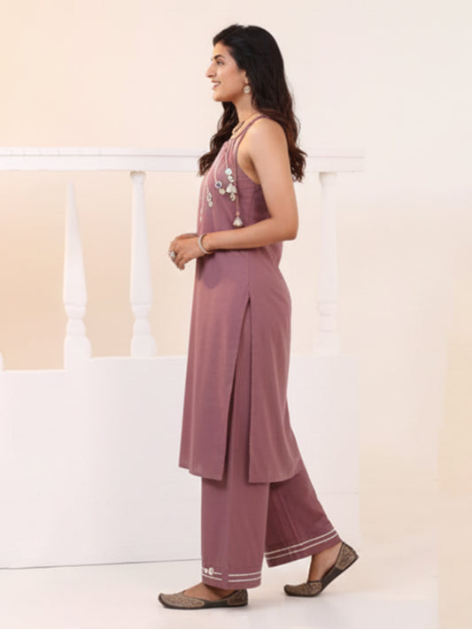 Elegant Purple Cotton Flex Kurta Set with Stylish Fit Design