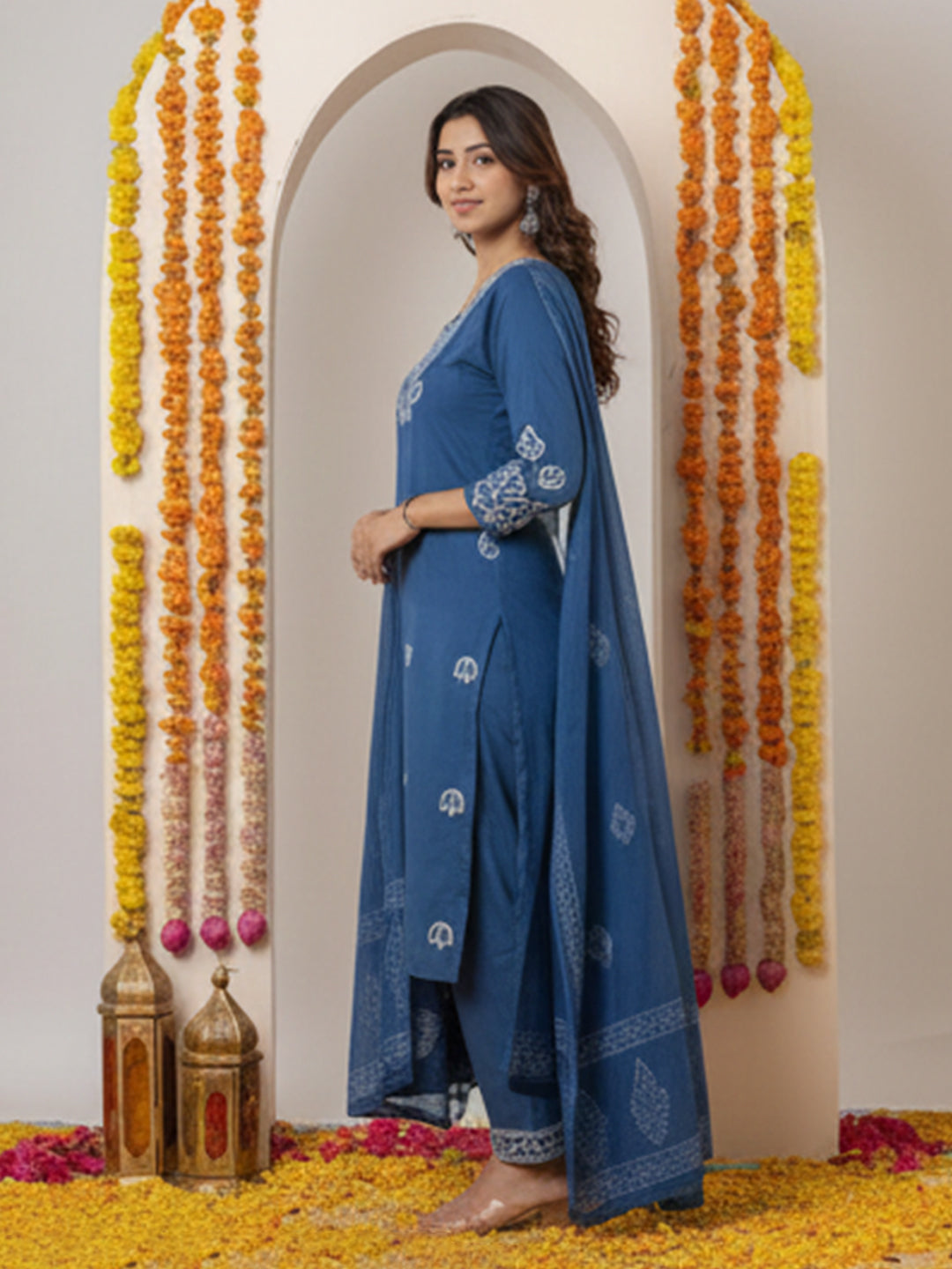 Dark blue cotton suit set for women with embroidered details
