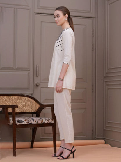 white coloured cotton slub 2-piece co-ord set