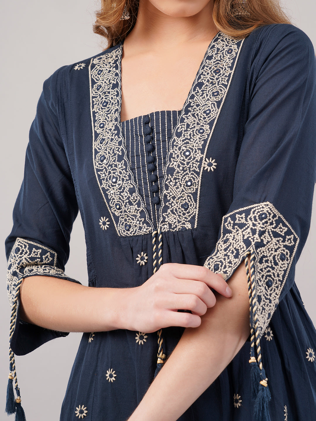 dhartii Navy Blue Embroidered Cotton Kurta