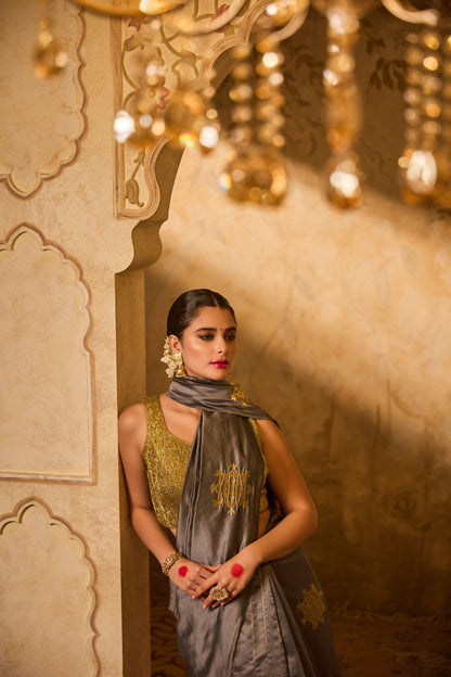 Grey Banarsi Silk Saree With Contrasting Red Pallu