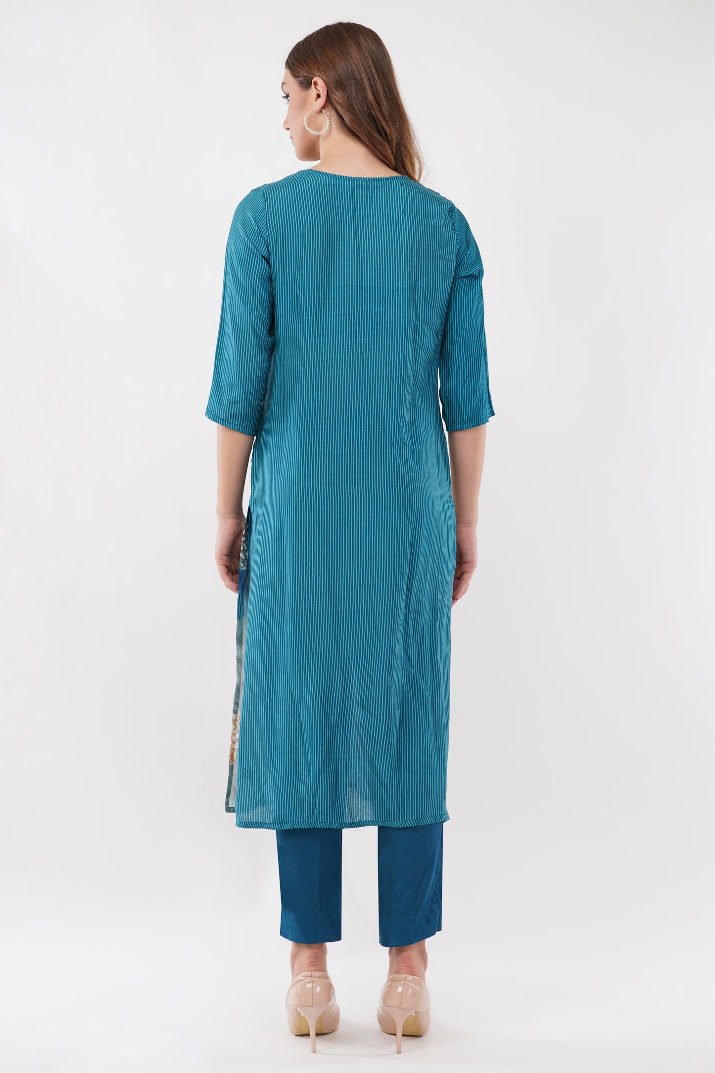 Muslin Organza Dupatta With Digital Printed Teal Blue Suit - Set Of 3