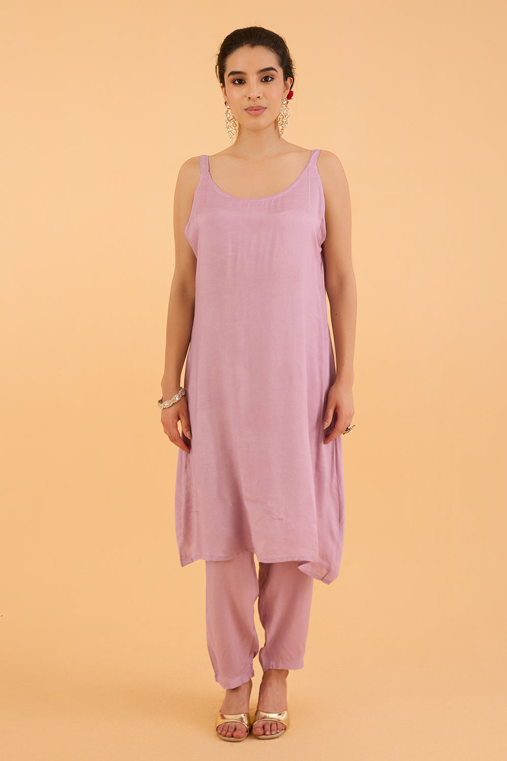 dhartii  Soft lavender Embroidered Crepe Kaftan Set