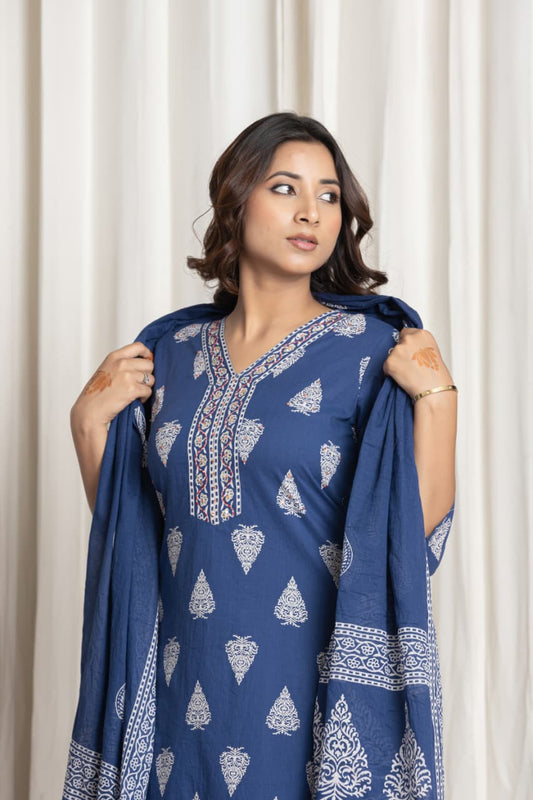Elegant dark blue cotton suit set with bright prints for women